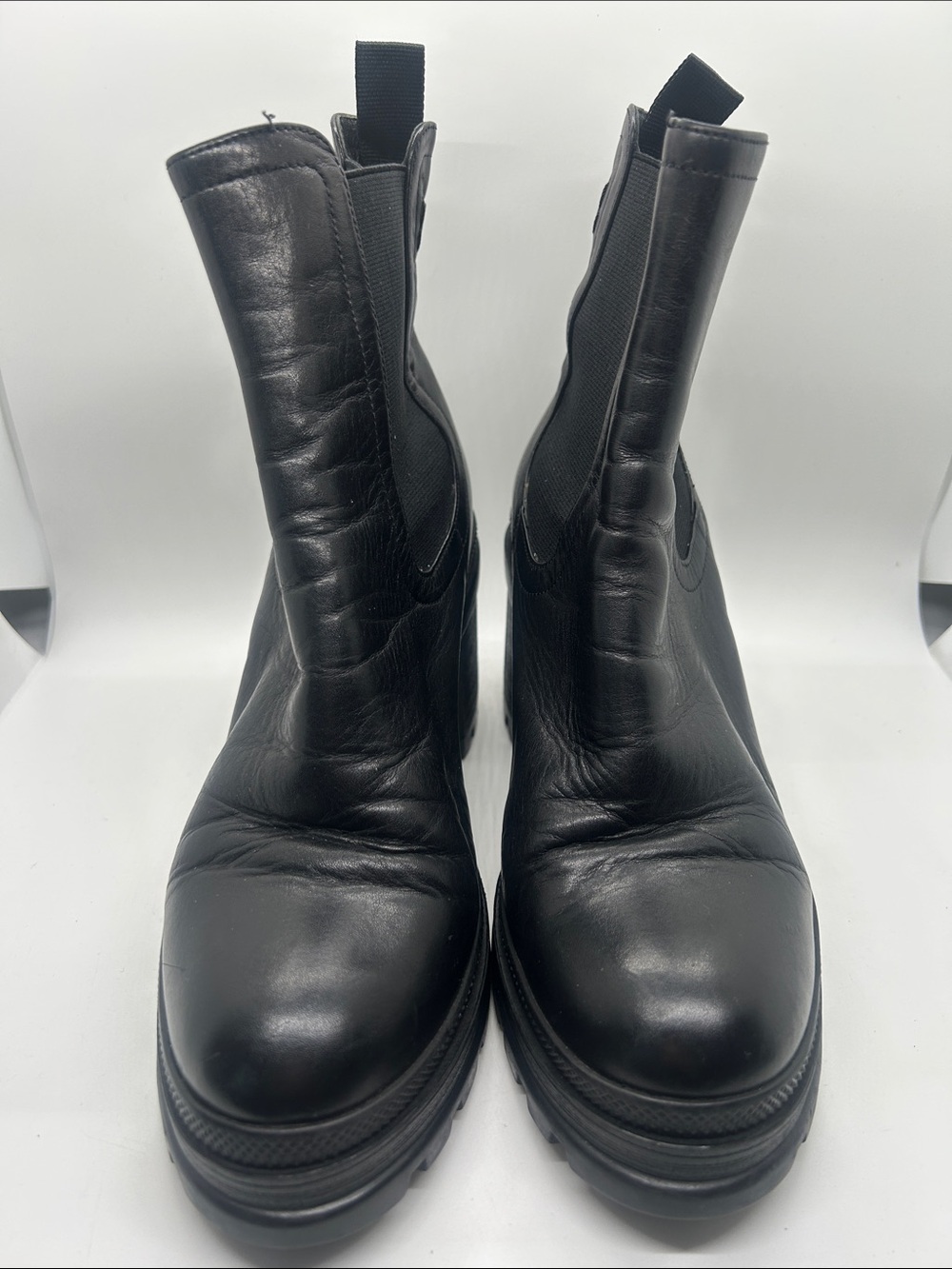 Veronica Beard Black Leather Block Heel Pull On Chelsea Boots Shoes **Size 7.5** - Picture 2 of 13